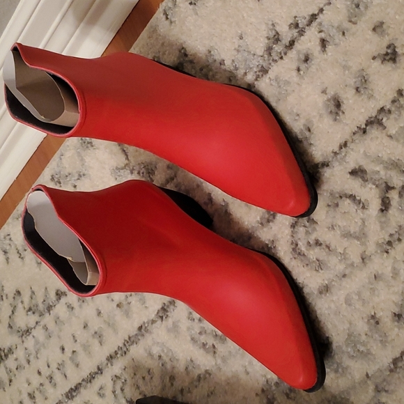 Rain Boots - NEW IN BOX - Picture 2 of 5